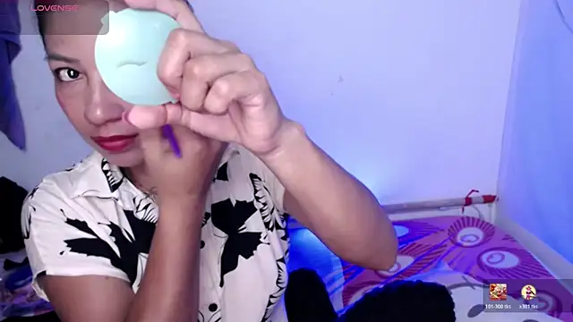 ninatiny online show from April 6, 11:22 am