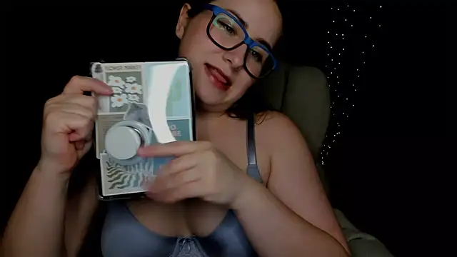 Snapshot of SeasonalSomeone chatting on September 22, 11:03 pm SeasonalSomeone online show from September 22, 11:03 pm
