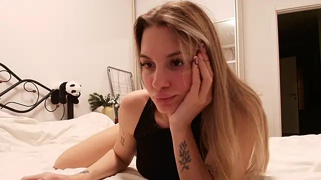 Eziliz online show from March 5, 6:26 pm