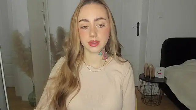 sexyCoralie online show from February 3, 8:08 am