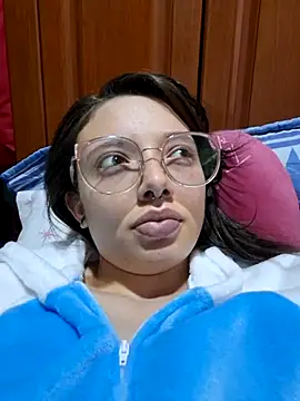 linda-schmidt online show from March 21, 10:37 pm