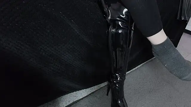  Jade 16 online show from November 10, 11:49 am