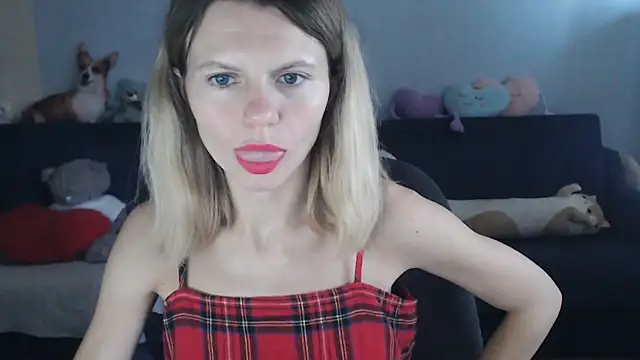 Snapshot of night_is_dark chatting on September 9, 3:23 pm night is dark online show from September 9, 3:23 pm