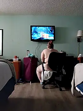 Oowwwii online show from December 1, 5:44 am