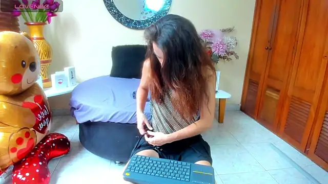 NicoleSantana online show from April 11, 8:12 pm