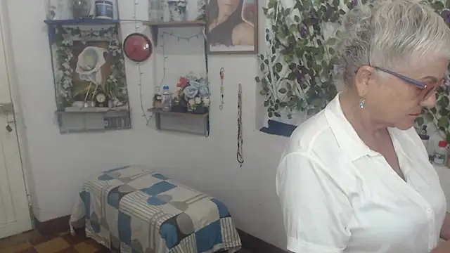 FunnyGrandma online show from March 23, 12:17 am