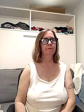 SweetandNaughty1 online show from July 6, 4:29 am