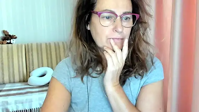 lauraoven online show from October 19, 12:51 pm