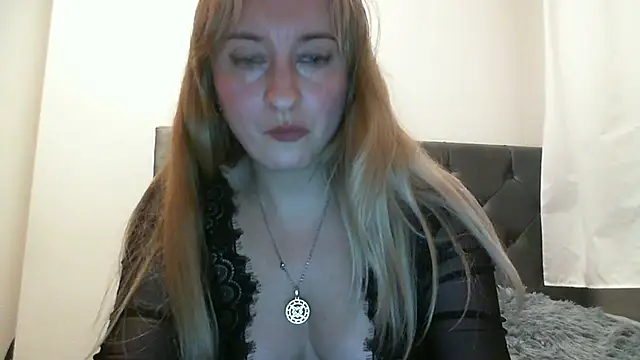 SusanCurt online show from October 28, 7:08 pm