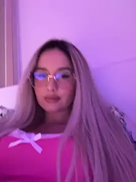 mollyxxx online show from April 3, 1:58 am