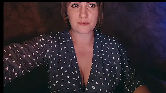 Snapshot of _letty_ chatting on October 22, 1:21 am  letty  online show from October 22, 1:21 am