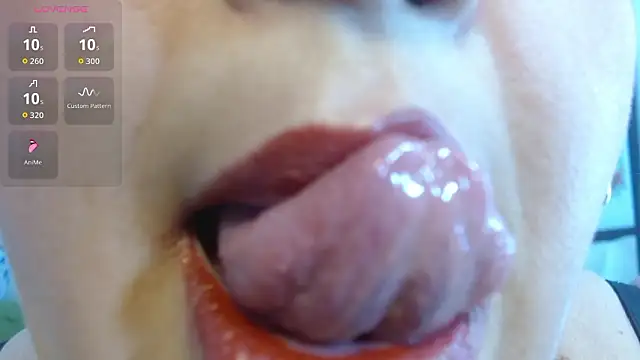 Kerly Doll online show from March 11, 5:04 pm