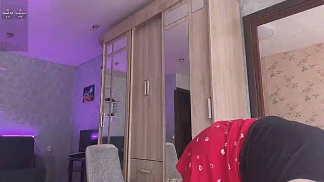 Tara Bruno online show from November 16, 10:48 am