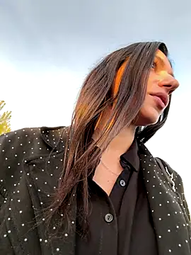  MiaQueen  online show from November 12, 3:10 pm