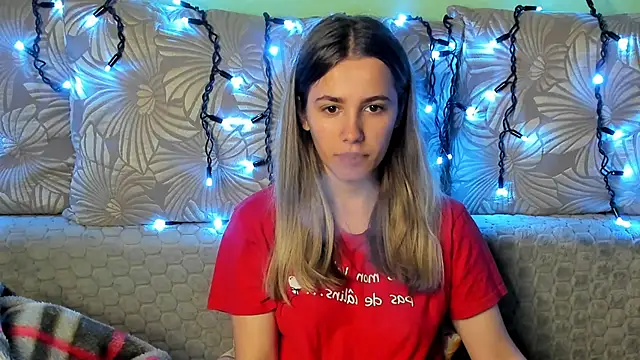 MaggieCake online show from October 29, 3:44 am