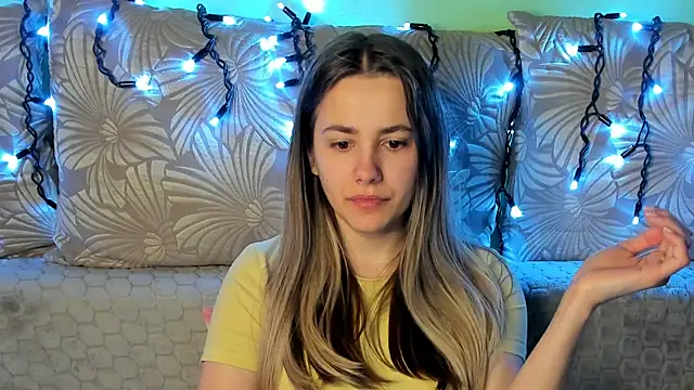 MaggieCake online show from February 21, 4:02 am