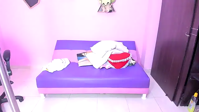 MATURE WHOR33 online show from September 23, 11:52 am