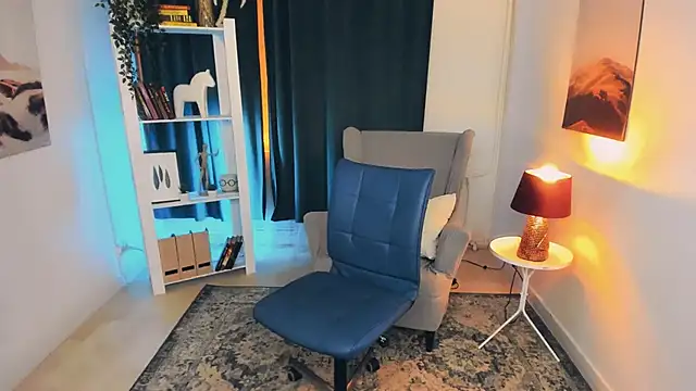 Linda Roxy online show from October 9, 5:06 pm