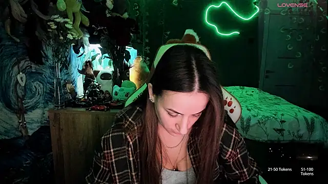 Selbi Paine online show from April 9, 11:32 pm