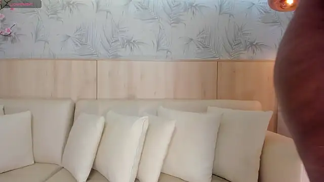 maryevans  online show from October 21, 1:04 pm