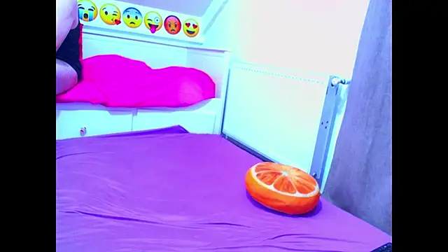 evehotty online show from October 22, 7:30 pm