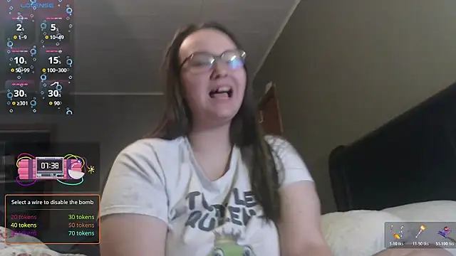 TurtleLady420 online show from November 18, 3:29 am