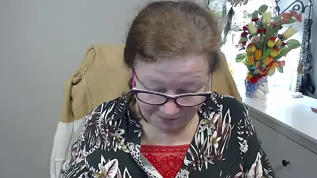 Adelewildx online show from February 4, 6:49 am