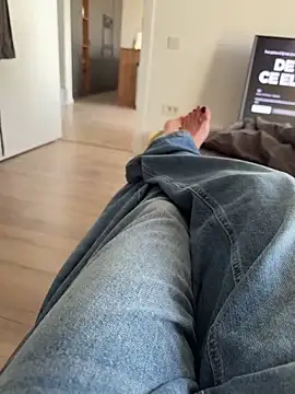 jeniffer100 online show from April 15, 3:45 pm