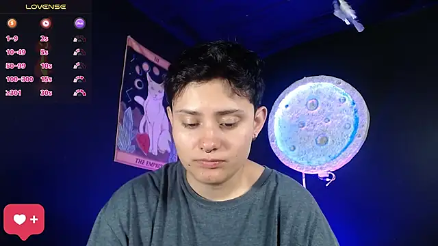 girl intense444 online show from December 1, 7:27 pm