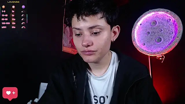 girl intense444 online show from April 14, 3:45 pm