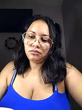 Snapshot of sharon_1 chatting on October 18, 2:58 am sharon 1 online show from October 18, 2:58 am