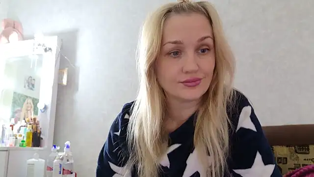 Hotty Evochka online show from October 18, 8:50 am