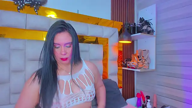 bigass monic online show from June 4, 12:05 am
