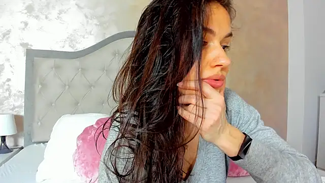 JennaMyers online show from April 1, 7:11 pm