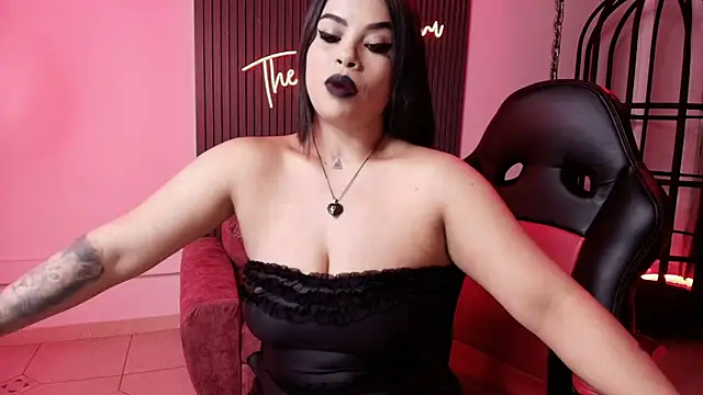 arianna smith  online show from November 5, 8:25 pm