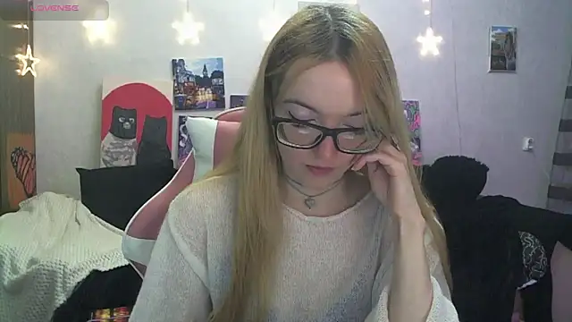 SecretSophia online show from January 6, 2:04 am