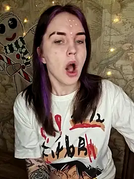 LazyTanukii online show from December 19, 6:38 am