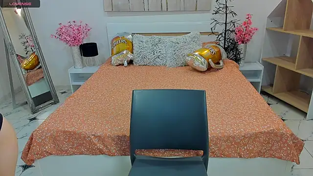 Snapshot of CharmedDoll chatting on September 14, 12:14 pm CharmedDoll online show from September 14, 12:14 pm