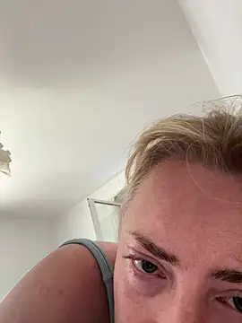 Heidi1991 online show from July 3, 10:10 am