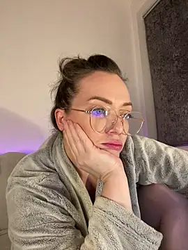 FemDom RubyKnightXXO online show from December 15, 9:31 pm