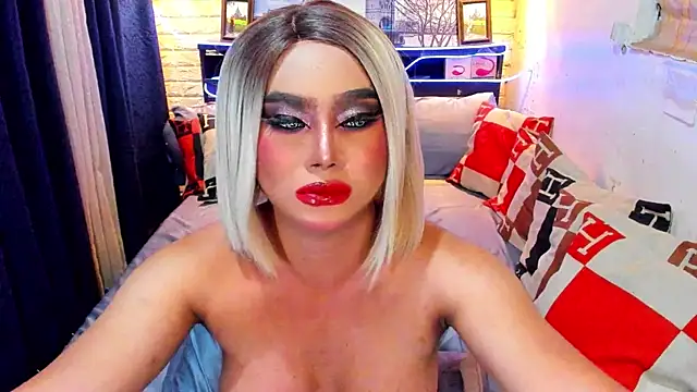 Snapshot of MsNicoleRoberts17 chatting on October 29, 10:41 am MsNicoleRoberts17 online show from October 29, 10:41 am