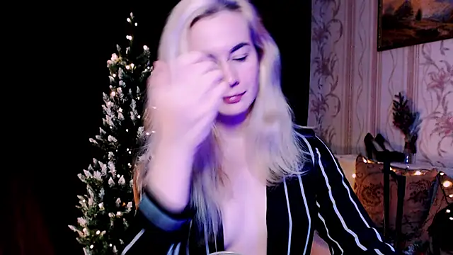 xxxcharismaaa online show from December 14, 8:03 pm