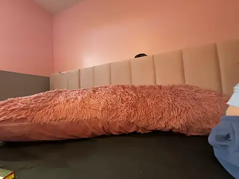 Snapshot of chloetease chatting on October 2, 4:01 pm chloetease online show from October 2, 4:01 pm