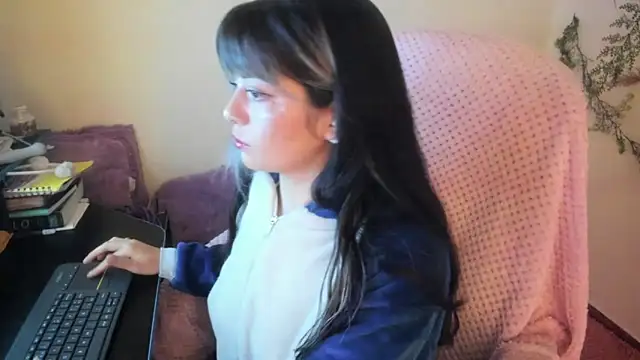 Sammysammy  online show from October 3, 3:00 am