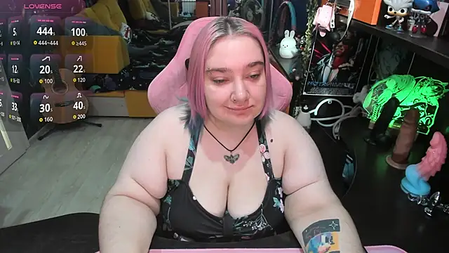 Snapshot of Softie_Sofy chatting on September 18, 3:16 am Softie Sofy online show from September 18, 3:16 am