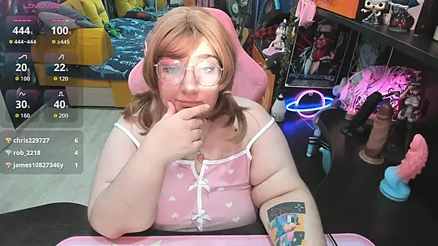 Snapshot of Softie_Sofy chatting on October 17, 7:11 am Softie Sofy online show from October 17, 7:11 am