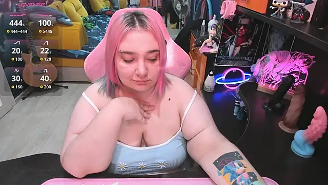 Snapshot of Softie_Sofy chatting on October 11, 3:55 am Softie Sofy online show from October 11, 3:55 am