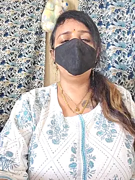 cute-tanvi online show from September 25, 3:38 am