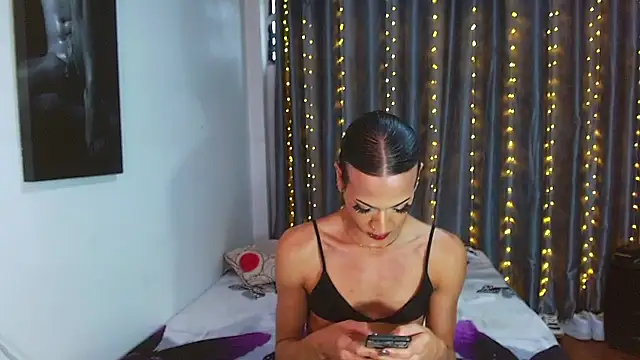 Kenisha Sweet online show from March 6, 9:54 pm