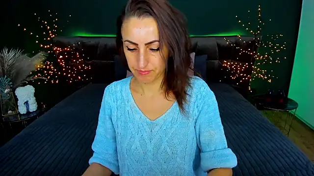 Rebecca Diamond online show from November 20, 6:47 am